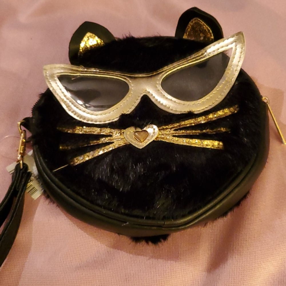Furry cat Wristle